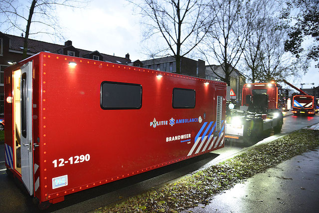 2021/183/20211113-16u50 GB 020 Zeer grote brand Westergracht HLM.jpg